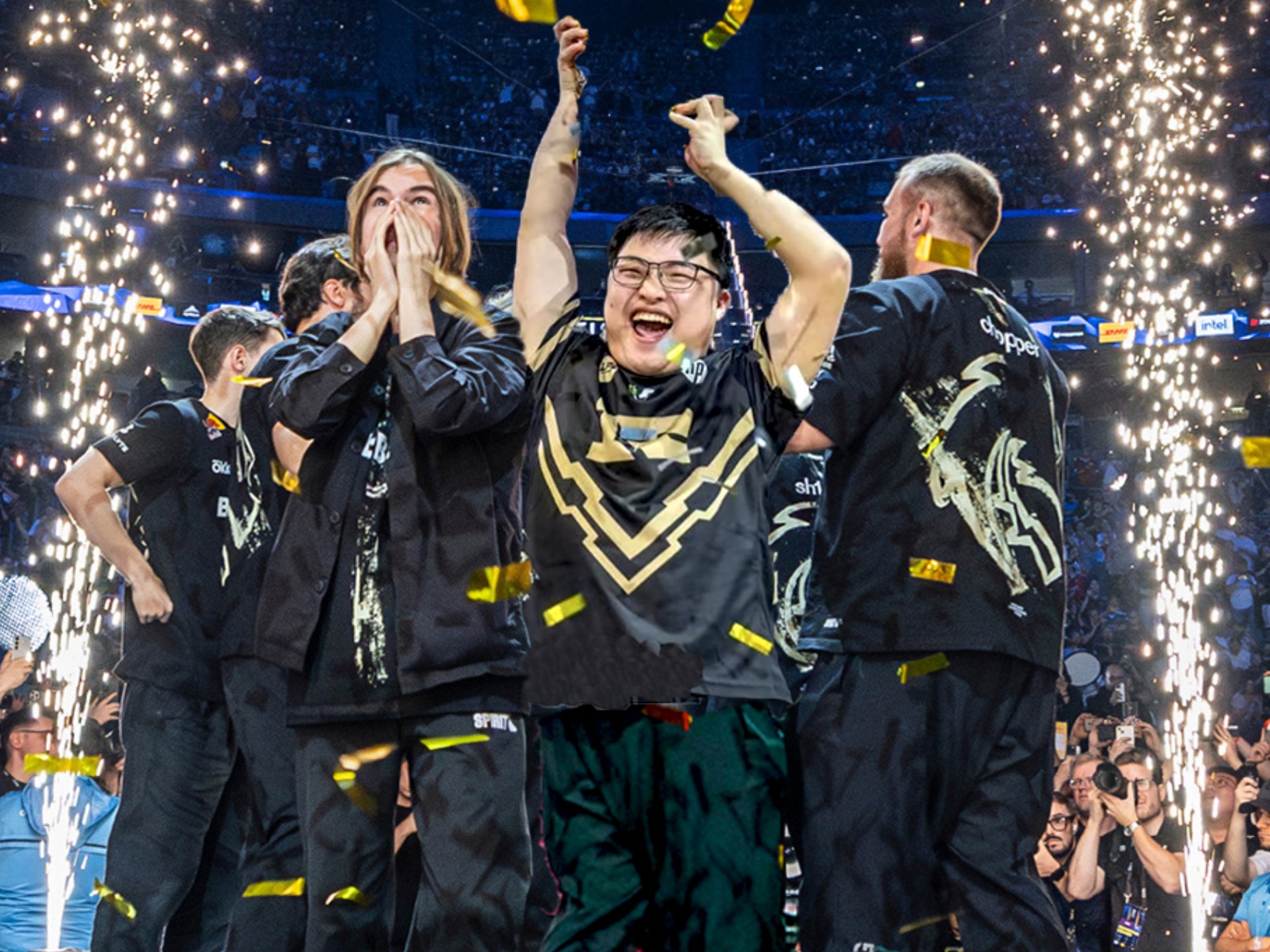 包含MAD险胜JDG，Crisp极限生还后反打顶尖较量2025世界赛，成为赛场最大亮点的词条