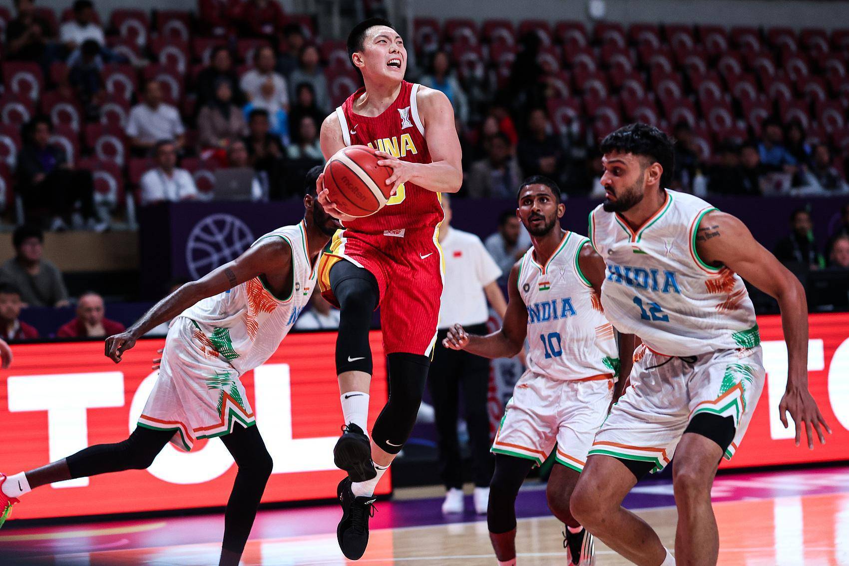 关于亚洲杯精彩：印度队意外胜利的信息