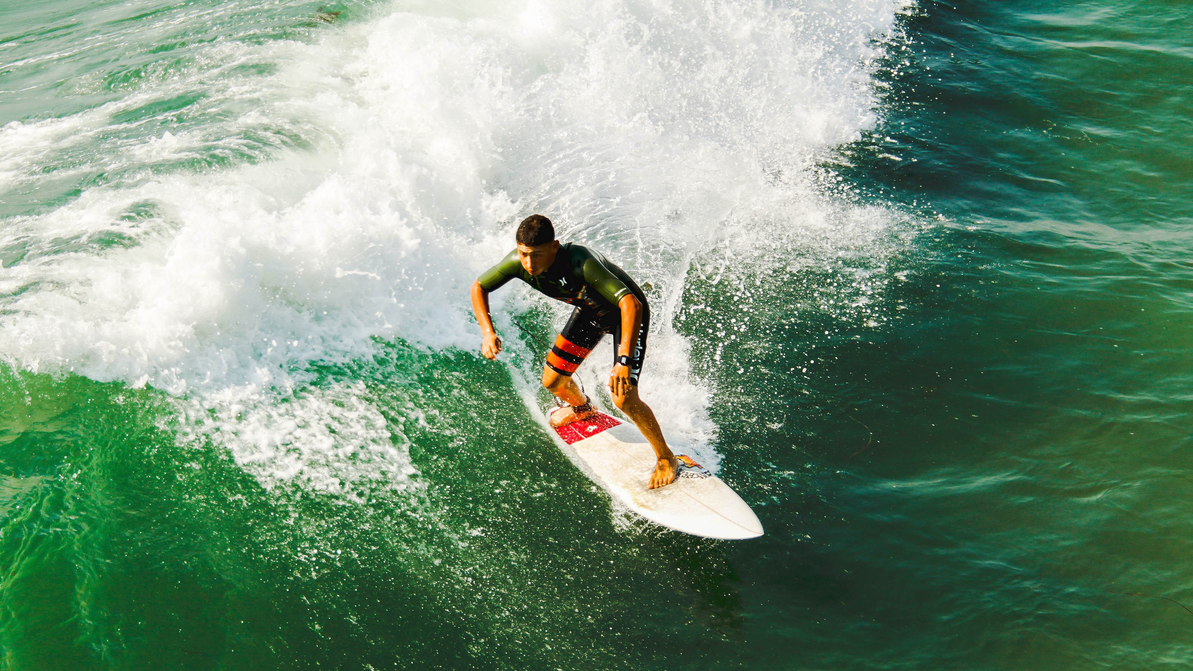 开云足球直播-双线奇迹，山西绝杀与库里接管—体育精神的无界共鸣